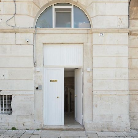 Alibi Suites Suite Museum: Gioiello Con Vista Sul Museo Archeologico Nazionale, Letto E Doccia Con Cromoterapia, Smart Tv, Wifi E A/C Ruvo di Puglia Exterior photo