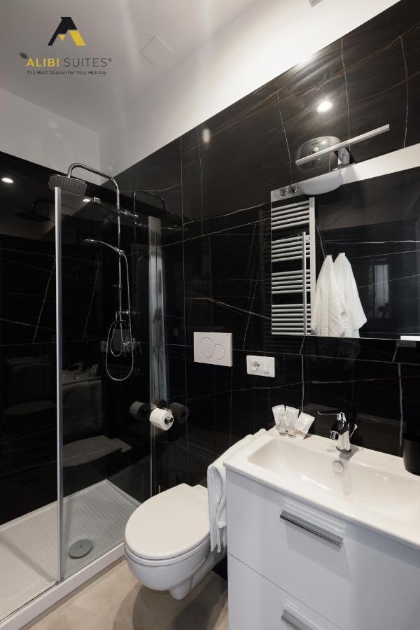 Alibi Suites Suite Museum: Gioiello Con Vista Sul Museo Archeologico Nazionale, Letto E Doccia Con Cromoterapia, Smart Tv, Wifi E A/C Ruvo di Puglia Exterior photo