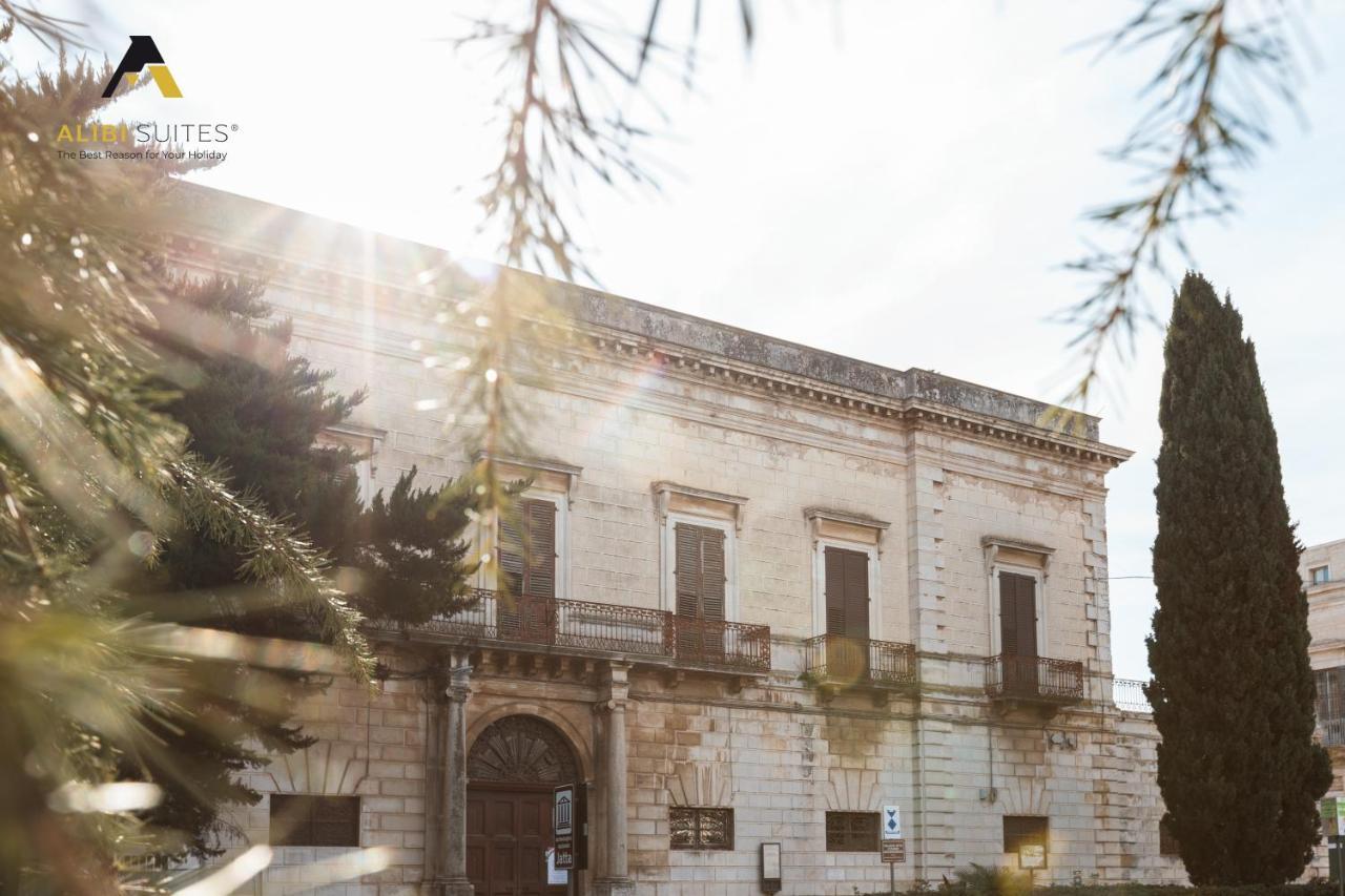 Alibi Suites Suite Museum: Gioiello Con Vista Sul Museo Archeologico Nazionale, Letto E Doccia Con Cromoterapia, Smart Tv, Wifi E A/C Ruvo di Puglia Exterior photo